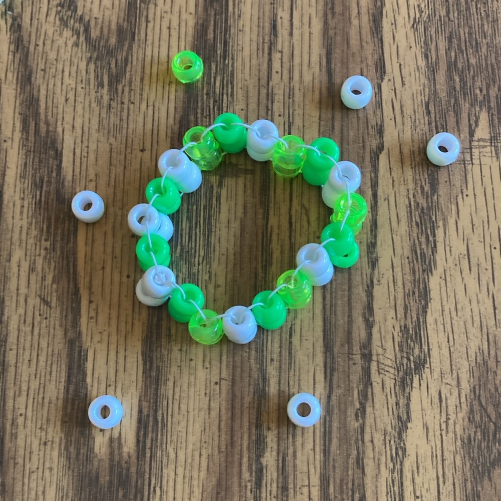Mint Ladder Kandi Cuff 🌱 - Picture 4 of 5